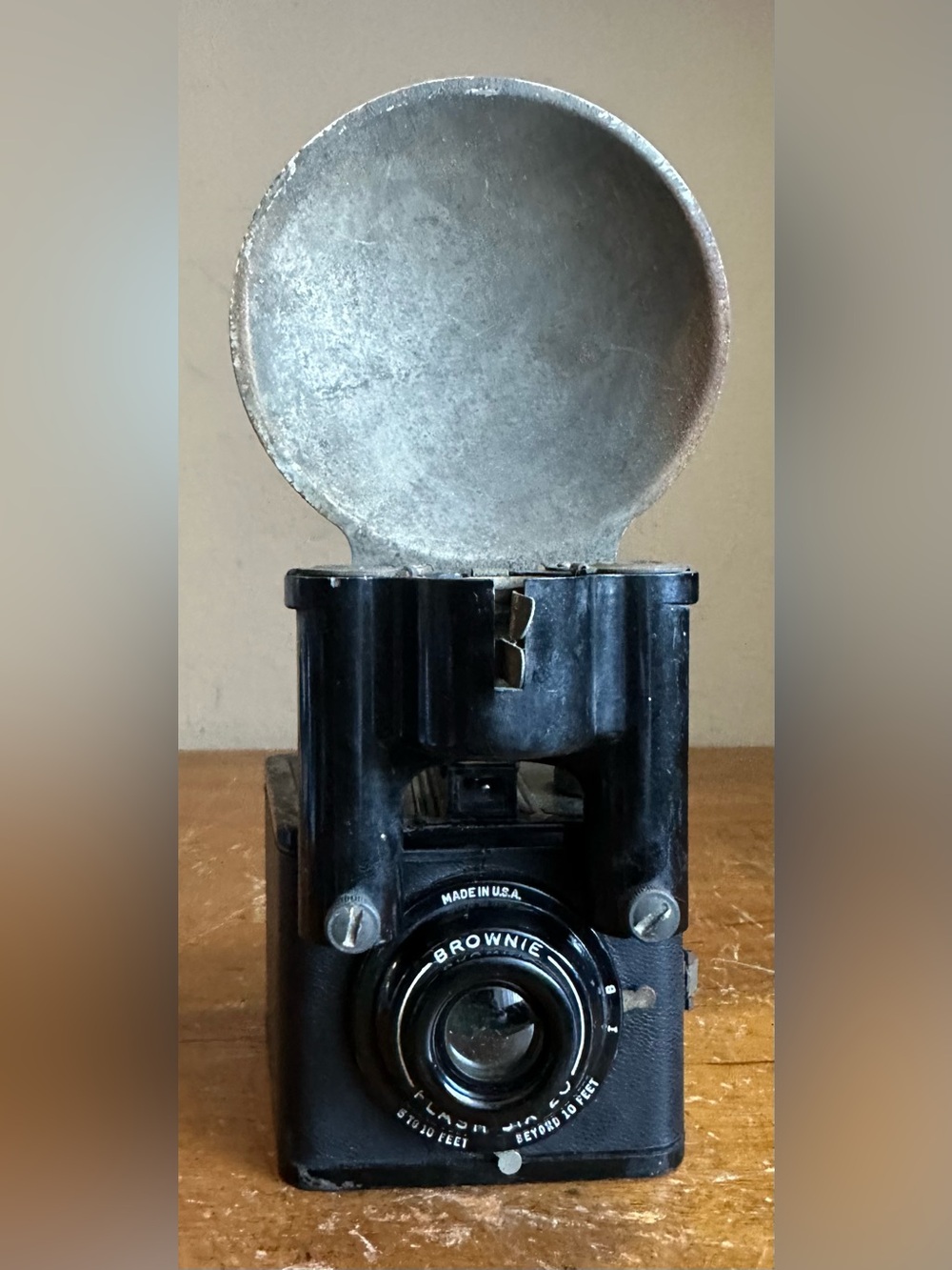 Vintage Kodak Brownie FLASH SIX-20 Medium Format Art-Deco Camera w/ Flash USA